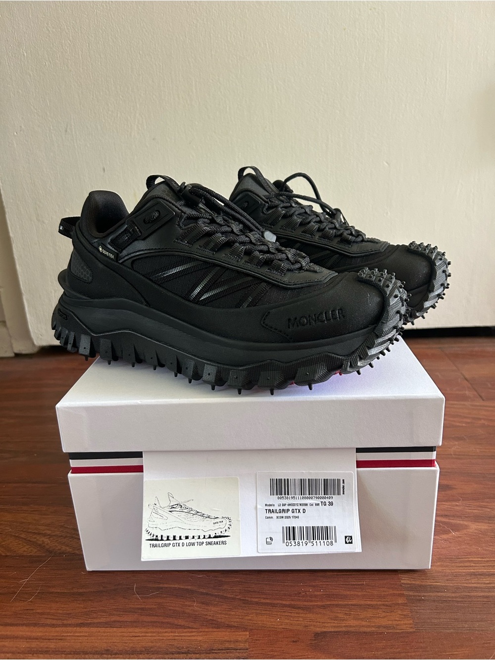Moncler Trailgrip GTX Low-Top Sneakers in Black